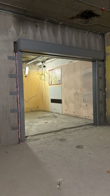 Противопожарная штора в металлическом коробе ТРК Норд